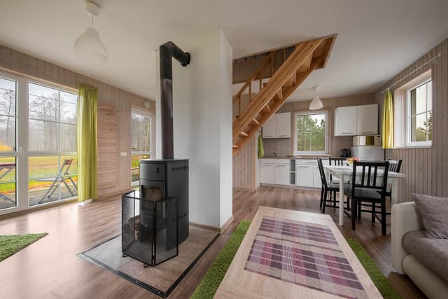 Dubingių Vila įsikūrusi Molėtų rajone, Asvejos regioniniame parke, Žvernos hidrografiniame draustiny