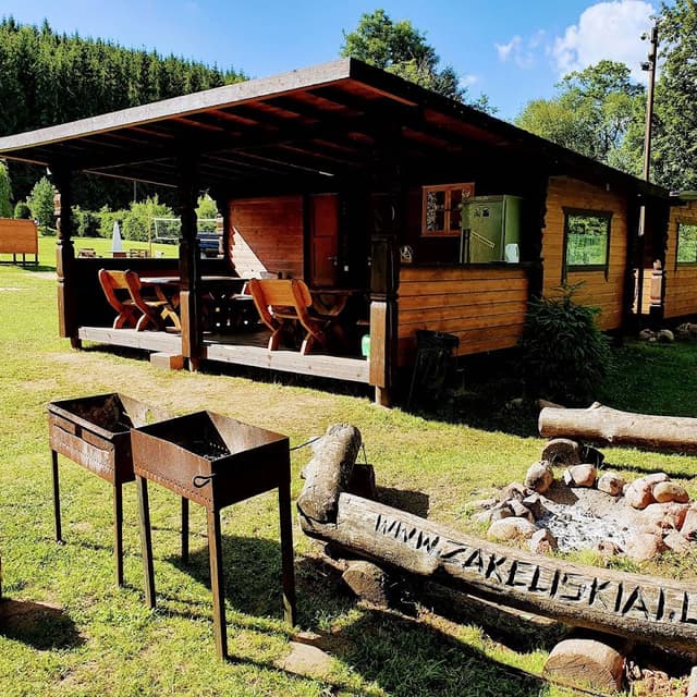 Kempingas ZAKELISKIAI ant Dubysos upės kranto