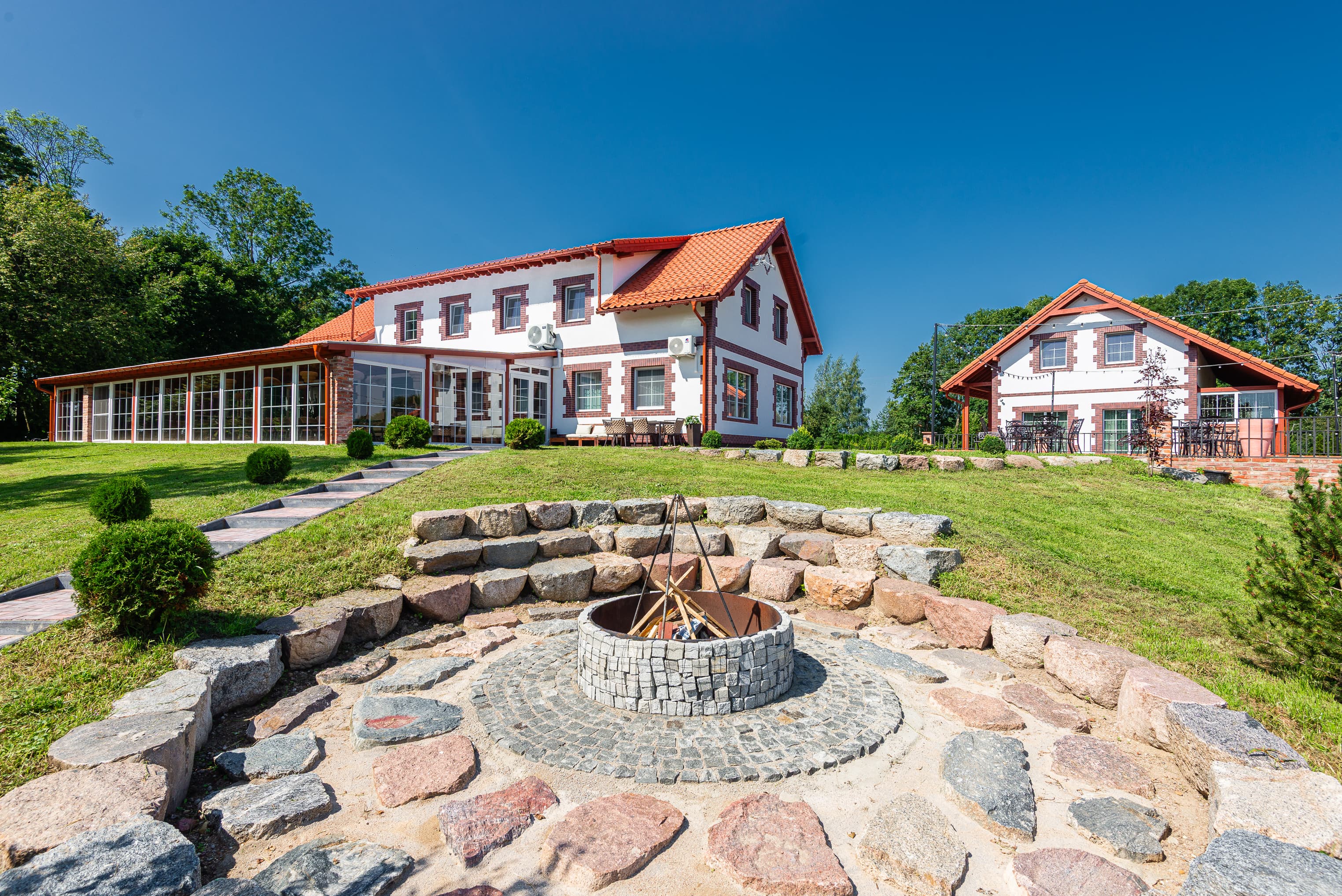 Sodyba ant Minijos upės kranto