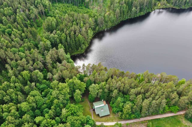 Poilsio kompleksas Tolieja ant ežero kranto | Pirtis, kambariai, apartamentai