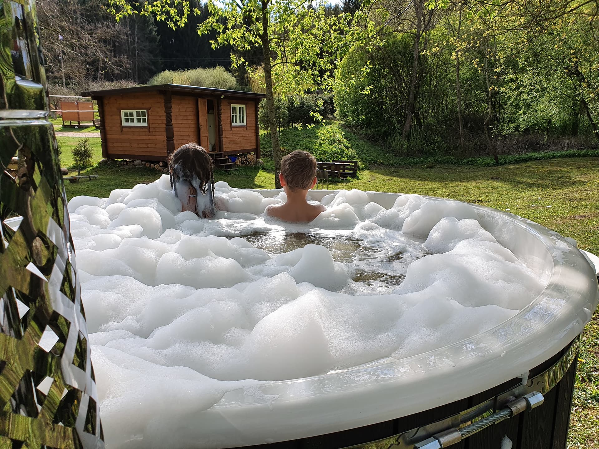 Kempingas ZAKELISKIAI ant Dubysos upės kranto