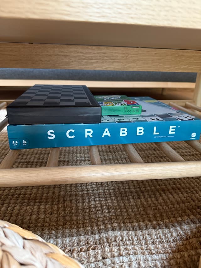 Nameliai miško apsuptyje