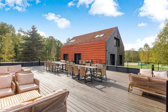 Villa ant ežero kranto