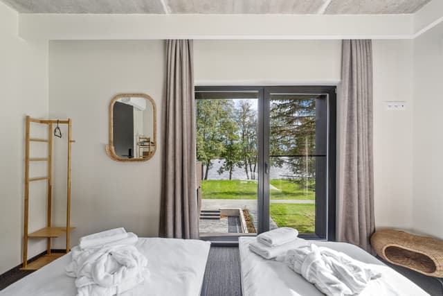 Villa ant ežero kranto